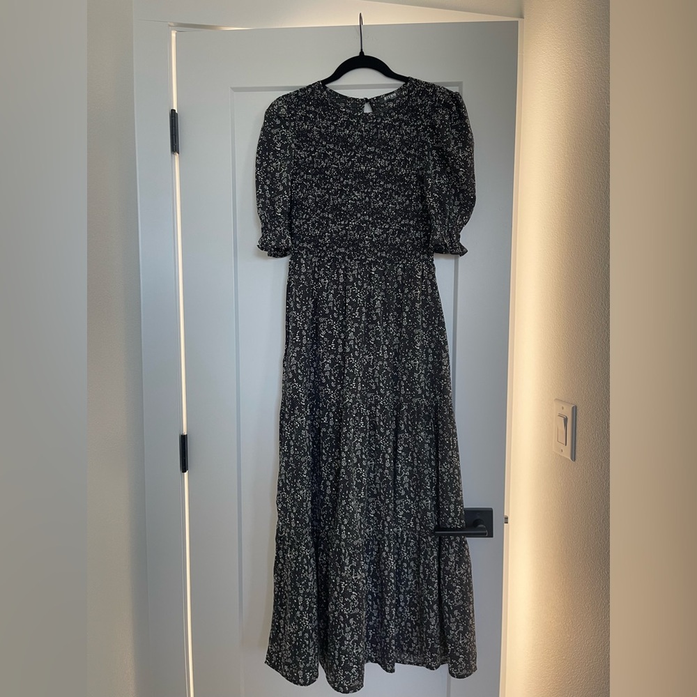 Like New Elegant Black Floral Women's Dress